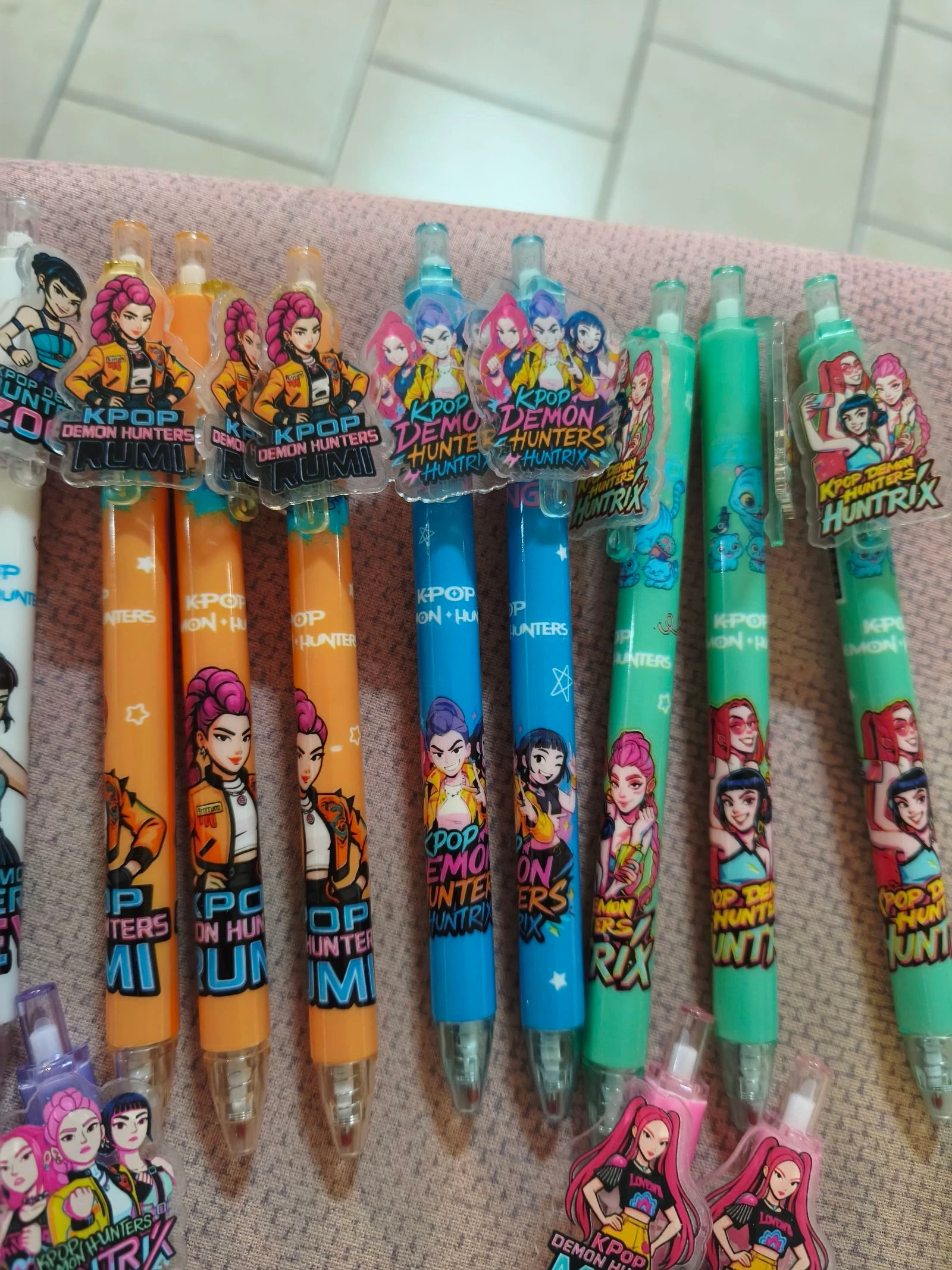 Batch 16 KPop Demon Hunters Pens New / Lot 16 Stylos Neufs – photo 4